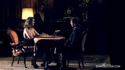 Elegante donna francese scopata da tre uomini — screenshot 