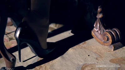 Elegante donna francese scopata da tre uomini — screenshot 