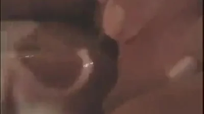 Beauté est baisée et recouverte de sperme — capture 