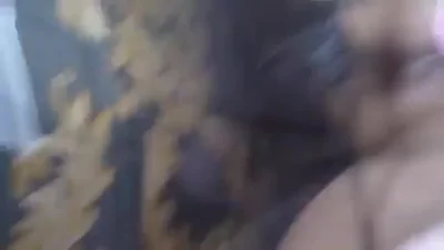 A una mujer madura le gusta que dos personas la azoten — captura 
