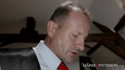 Eles penetraram a puta lindamente. — captura 