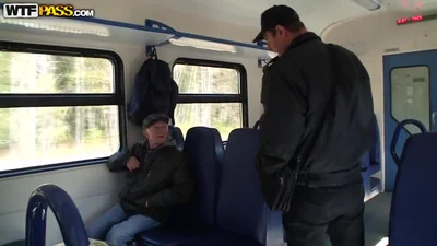 Hanno raccolto una donna, l'hanno portata a casa e l'hanno scopata — screenshot 