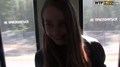 Hanno raccolto una donna, l'hanno portata a casa e l'hanno scopata — screenshot 