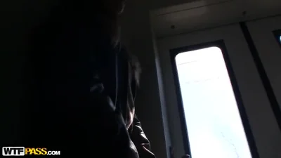 Hanno raccolto una donna, l'hanno portata a casa e l'hanno scopata — screenshot 