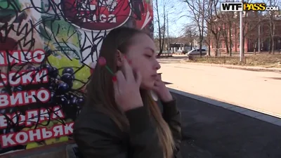 Hanno raccolto una donna, l'hanno portata a casa e l'hanno scopata — screenshot 