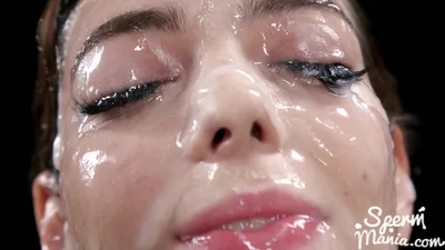 Ragazza molto bella ha fatto un pompino a una folla — screenshot 