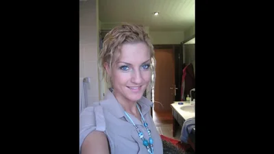 Skinny sexwife gives it to two people at once — screenshot 