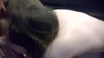 Prima esperienza di una coppia sposata con un sesso di gruppo MFM in una sauna — screenshot 