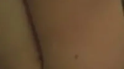Ela convidou dois caras para casa — captura 
