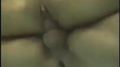 Mujer asiática y dos homosexuales — captura 