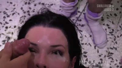 Ela estava sozinha, e havia muitos deles — captura 