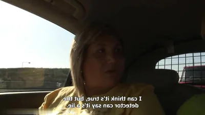 Due donne mature e formose vengono violentate da un gruppo di uomini — screenshot 