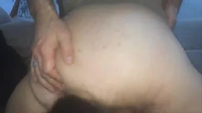Marito scopa la sua formosa moglie con il suo amante — screenshot 