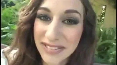 Amici aiutano lo sposo a scopare la sposa in un gangbang — screenshot 