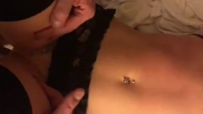 Mari cocu se masturbe en regardant sa femme passionnée coucher avec son amant. — capture 
