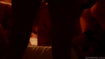 Jovens swingers fazem uma orgia — captura 