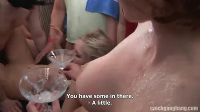 Amiche scopate a un sex party — screenshot 