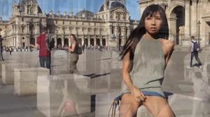 Фривольная азиатка с маленькой попой показывает в общественных местах обнажёнку - скриншот #13