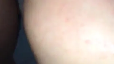 Vadia confiável teve seu ânus rasgado e sua boca cheia de esperma em um sexo em grupo — captura 