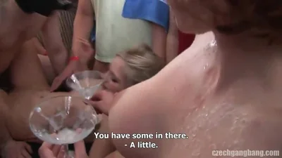 Wild group orgy with a whole crowd of guys and two uninhibited beauties — screenshot 