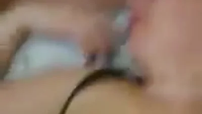 Rubia esposa sexual regresó para otro trío MFM y terminó siendo follada. — captura 