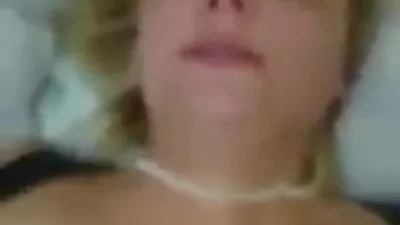 Rubia esposa sexual regresó para otro trío MFM y terminó siendo follada. — captura 
