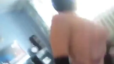 Se follaron a una morena juntos por sus tendencias promiscuas — captura 