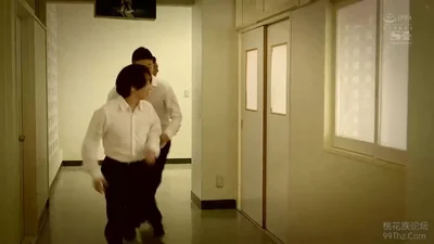 Giovane insegnante giapponese non sapeva che sarebbe stata scopata ogni giorno all'università — screenshot 