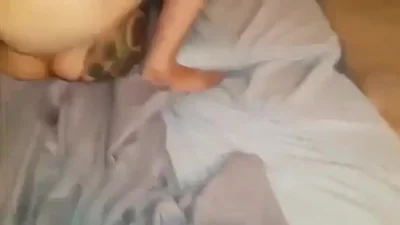 Il cornuto filma la moglie che si diverte con un altro uomo — screenshot 