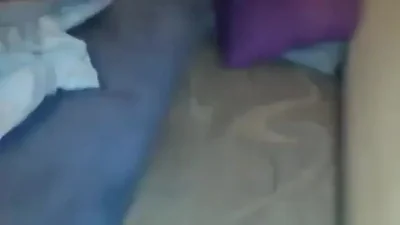 Il cornuto filma la moglie che si diverte con un altro uomo — screenshot 