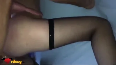 Vadia russa é fodida com força no cu e na vagina. — captura 