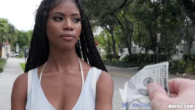 Street sex with a beautiful and restless black woman