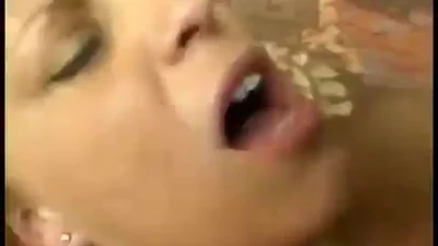 Mari retombe amoureux de sa femme en la baisant avec son ami noir — capture 