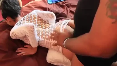 Mulher negra sexy com duas amigas — captura 