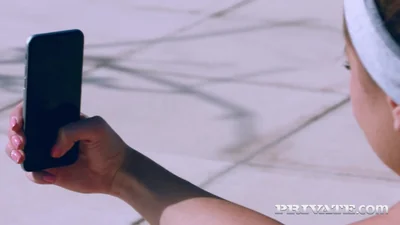 Due uomini hanno scopato una bellissima ragazza atletica — screenshot 